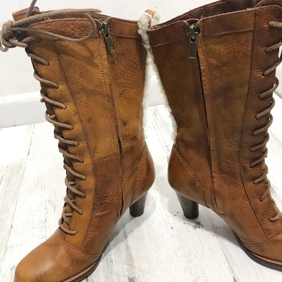 Ugg Camille Lace Up Heel Boot with Fur Detail - Picture 4 of 11